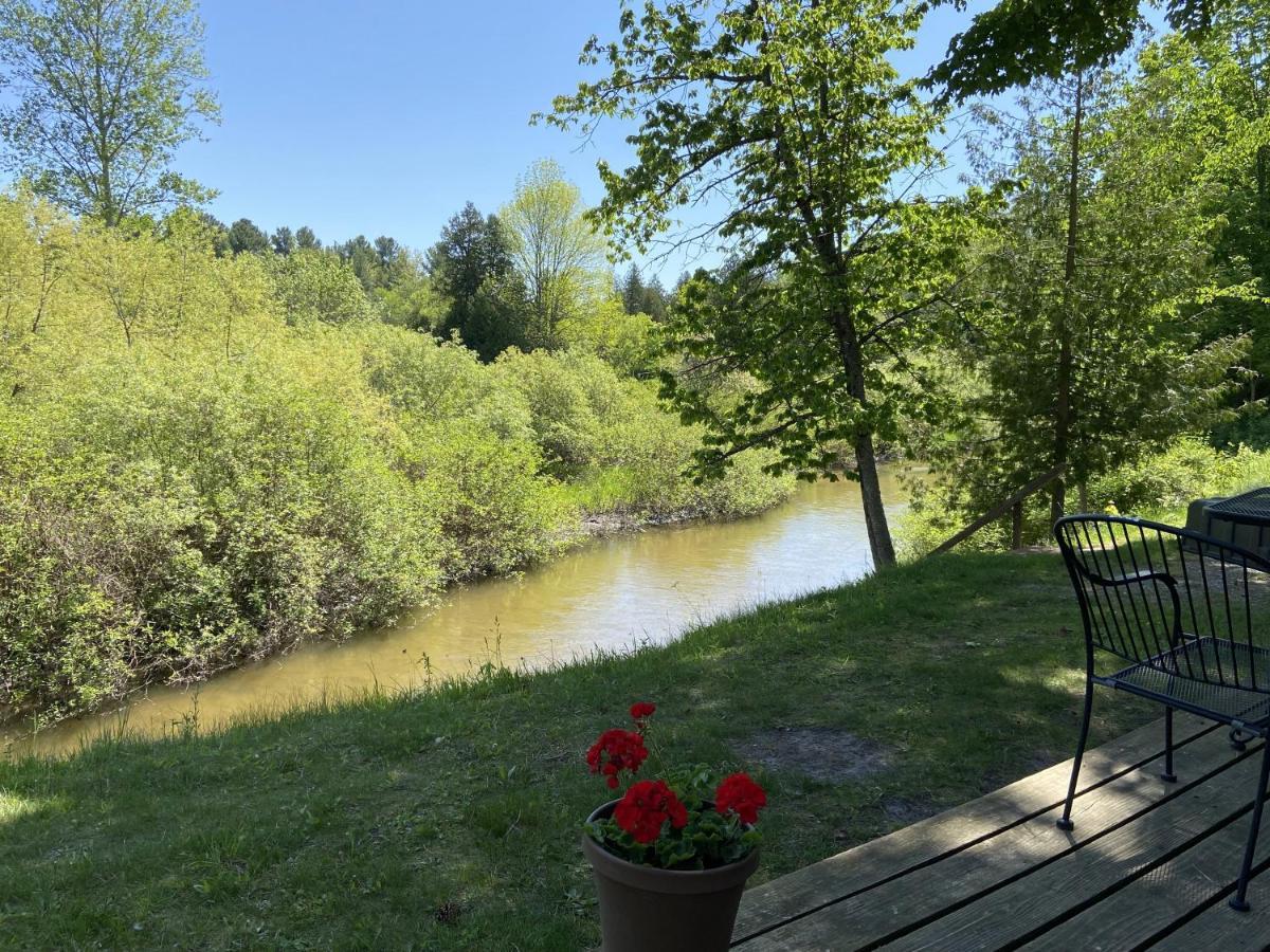 Betsie Riverside Resort Benzonia Kültér fotó